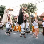 The Dos and Don’ts: Navigating Indonesian Social Graces and Sacred Spaces