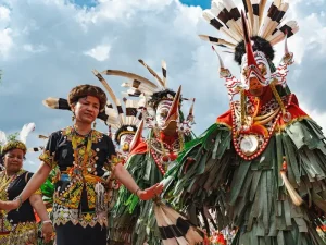 First Impressions Matter: A Traveler’s Guide to Indonesian Etiquette