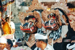 Bargaining in Bali &amp; Beyond: Indonesian Phrases for Shopping