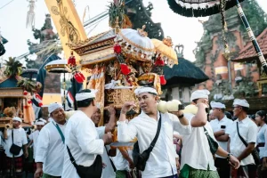 From Java to Sumatra: Understanding Regional Customs Across Indonesia