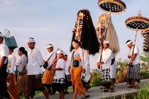 The Balinese Way vs. The Javanese Way: Cultural Nuances for Travelers