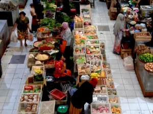 The Ultimate Labuan Bajo Shopping Guide: What to Buy &amp; Where to Find It