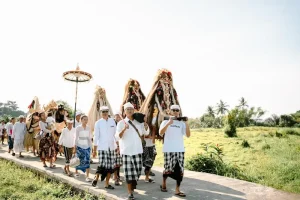 How to Be a Culturally Sensitive Traveler in Multi-Ethnic Indonesia