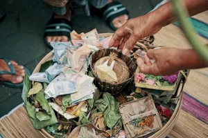 Is Tipping Expected in Bali Restaurants and Hotels?