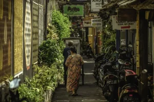 Exploring Malioboro Street: Yogyakarta’s Bustling Heart &amp; Shopping Hub